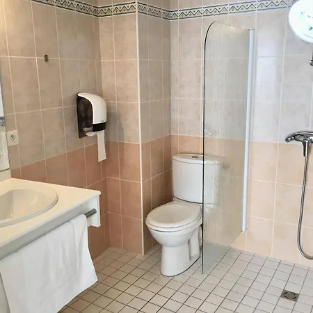 Le Laurier Fleuri Hotel 2*