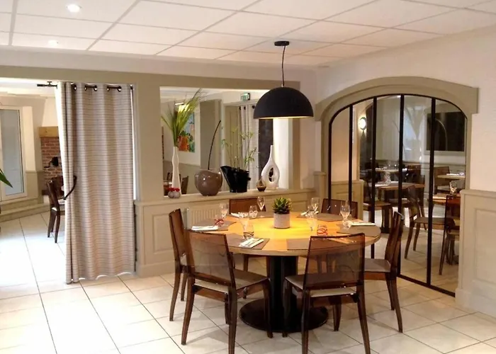 Logis Le Laurier Fleuri 酒店 韦尔图