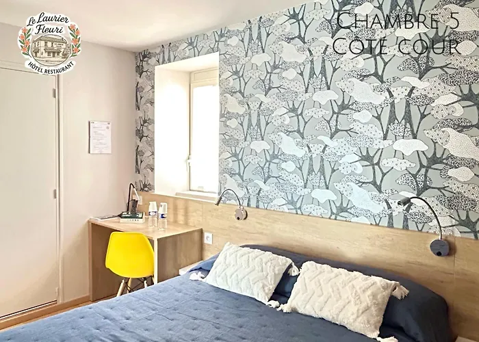 Logis Le Laurier Fleuri Hotel