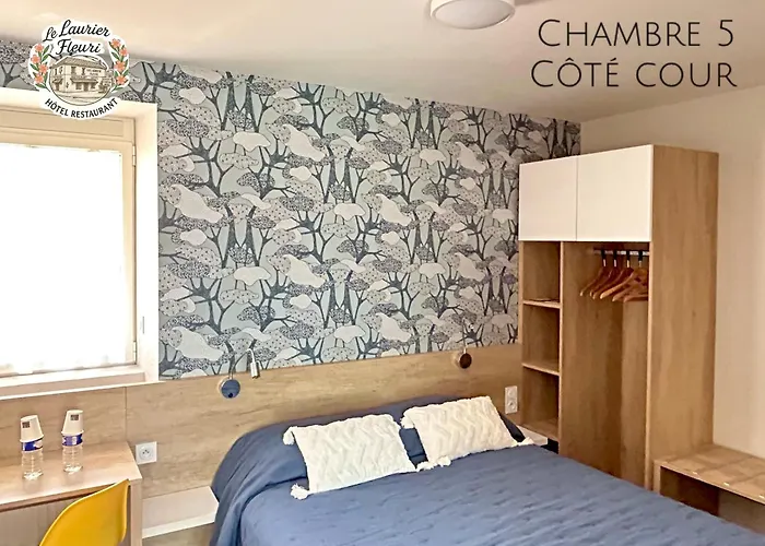 Logis Le Laurier Fleuri 酒店 韦尔图