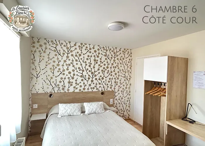 Logis Le Laurier Fleuri Hotel